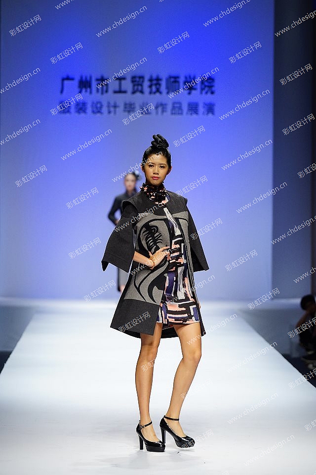 中国风时尚女装走秀日常实用款