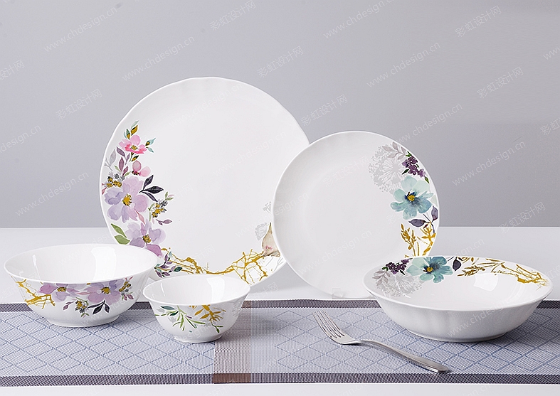 陶瓷花卉图案餐具