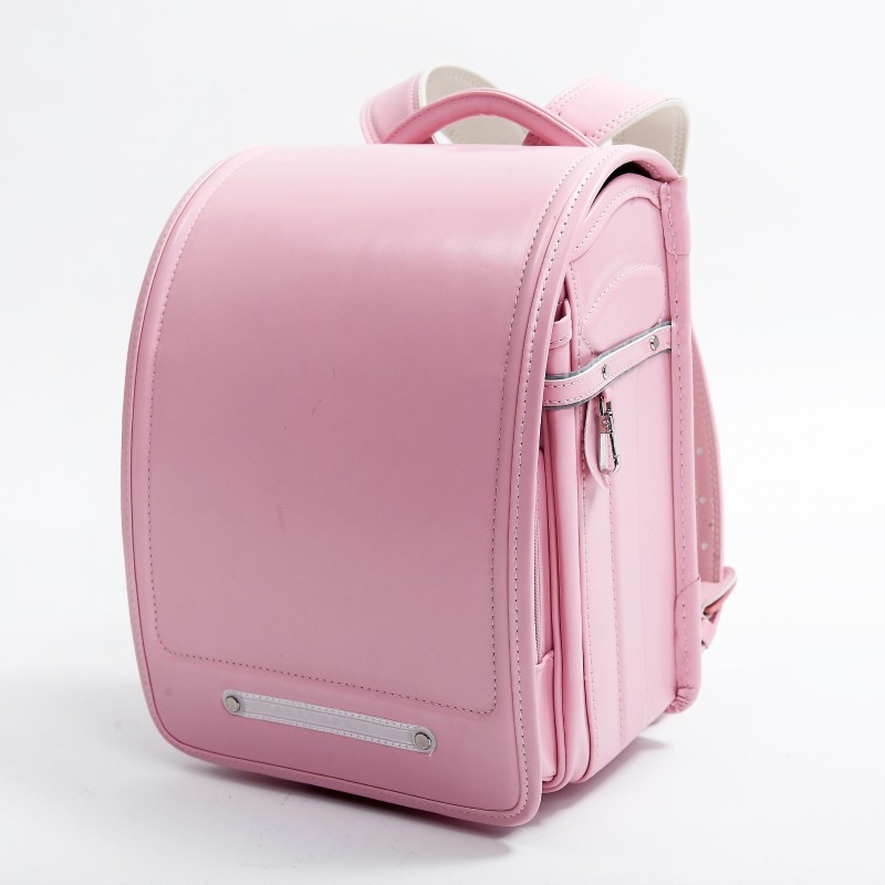 符合人体工程学的方形书包设计